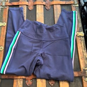 Old Navy Cropped Blue Active Leggings with Stripes size small